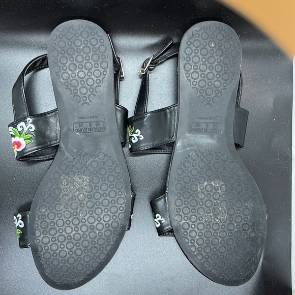 Capellin New York Embroidered Floral Dbl Straps Slide Sandals. Size 10. D3/A - Picture 7 of 10